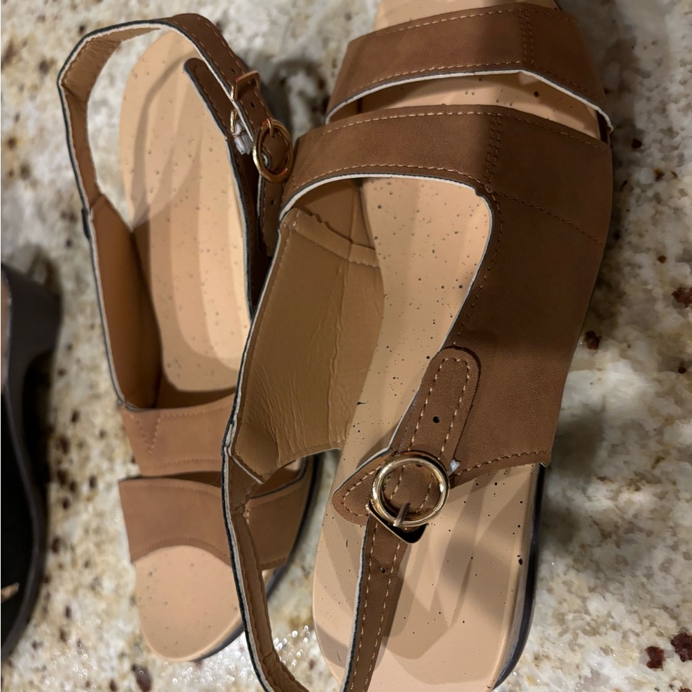 NWOT- size 7 brown shoes